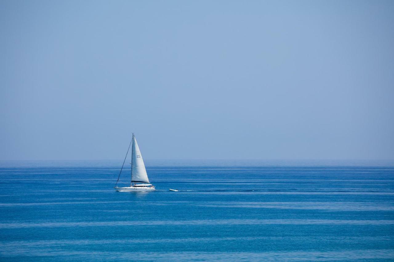 罗希姆诺Seperi Sea & Sun公寓 外观 照片